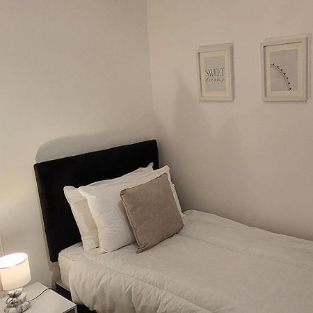 Stunning 2 Bedroom Apartment In Canary Wharf - Morland Apartments Londres Habitación foto